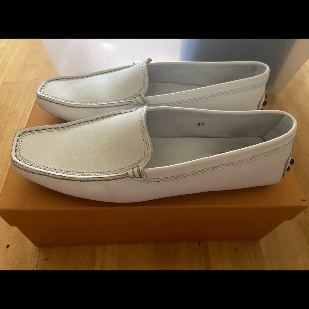 Shoes - Picture 2 of 4
